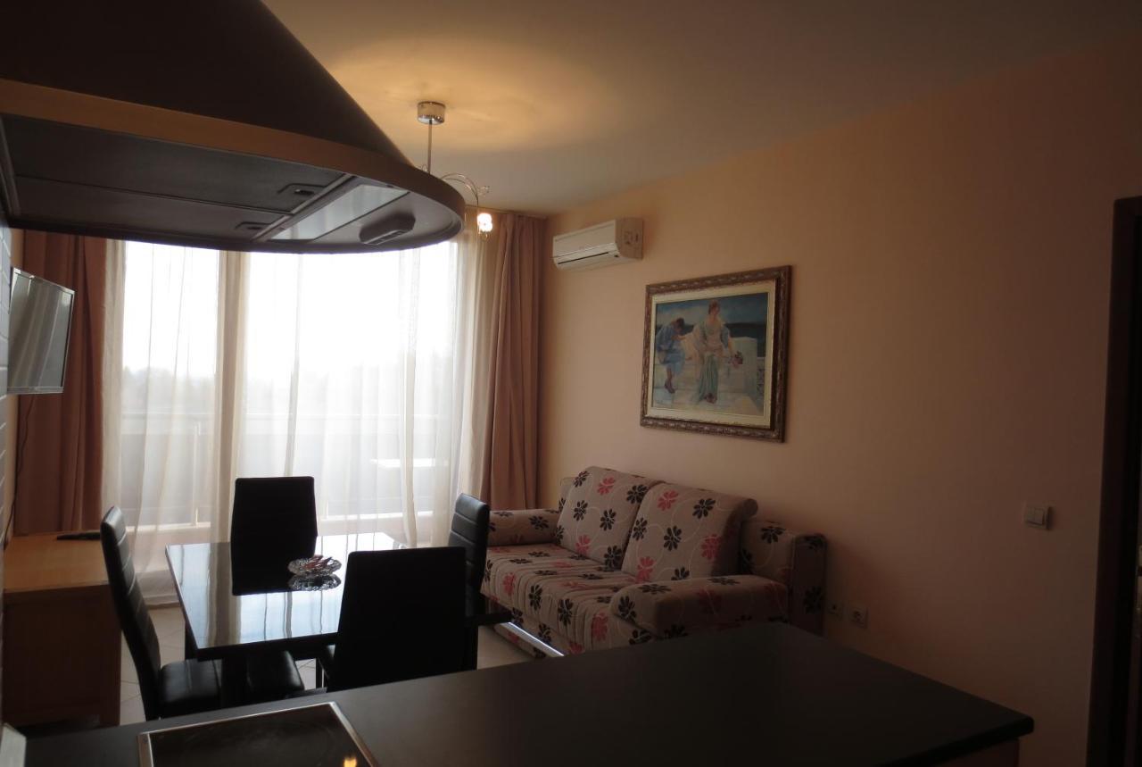 Fantasy Apartments Saint Constantine And Helena Resort セインツ・コンスタンティン＆ヘレナ エクステリア 写真