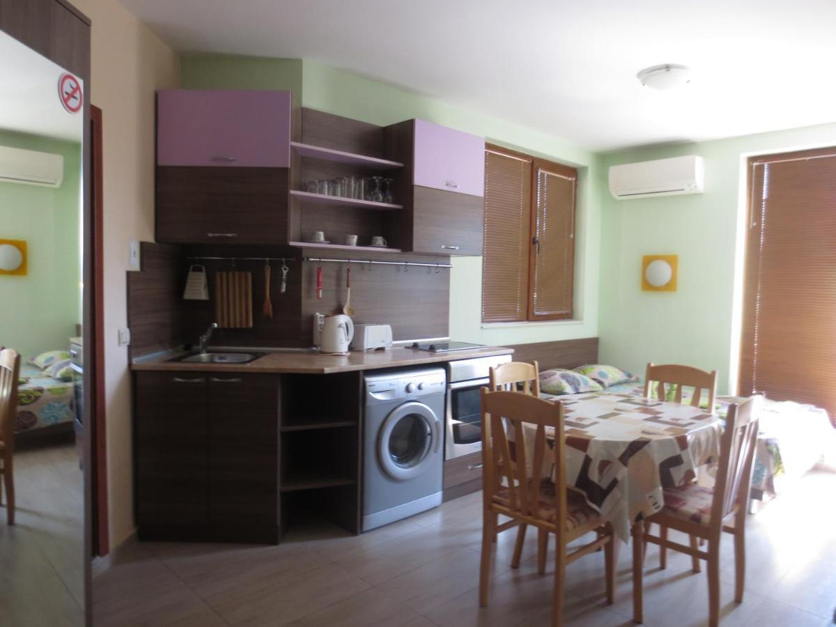 Fantasy Apartments Saint Constantine And Helena Resort セインツ・コンスタンティン＆ヘレナ エクステリア 写真