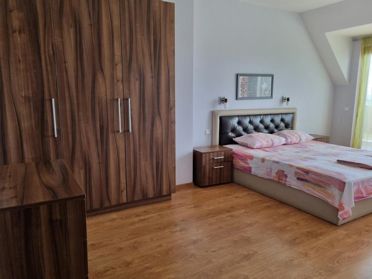 Fantasy Apartments Saint Constantine And Helena Resort セインツ・コンスタンティン＆ヘレナ エクステリア 写真